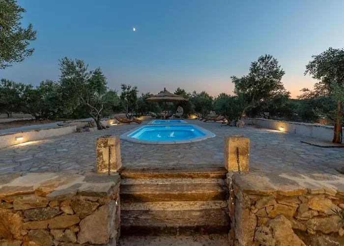 Eco Solus With Pool Villa Drage