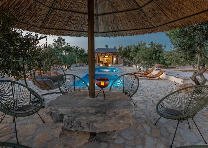 Eco Solus With Pool Drage