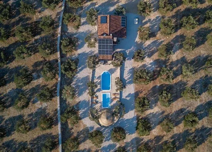 Eco Solus With Pool *