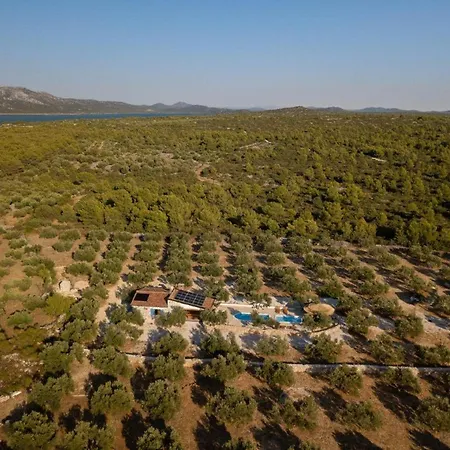 Eco Solus With Pool *