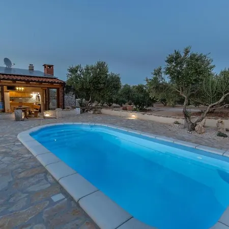 Eco Solus With Pool Villa Drage