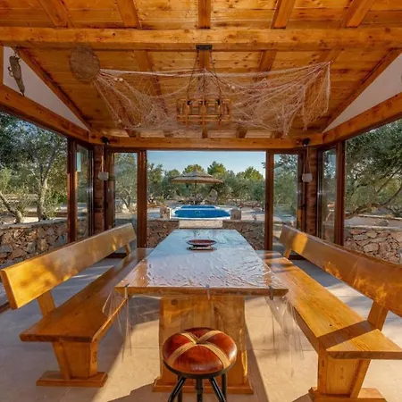 Eco Solus With Pool Drage