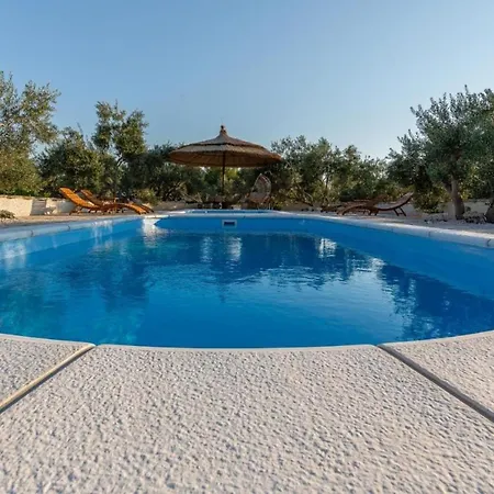Eco Solus With Pool Willa