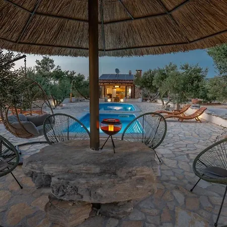 Eco Solus With Pool Drage