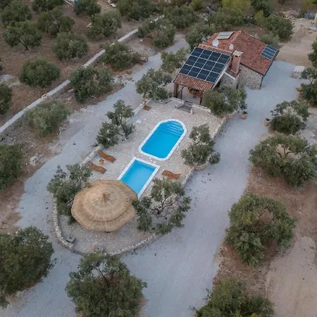 Eco Solus With Pool *