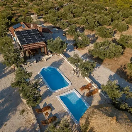 Eco Solus With Pool