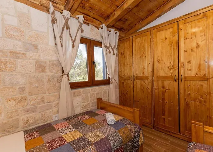 Eco Solus With Pool Drage